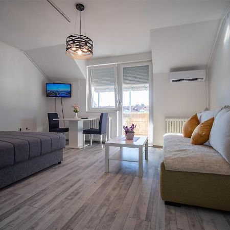 Ferienwohnung Apartman Sara Novi Sad Exterior foto